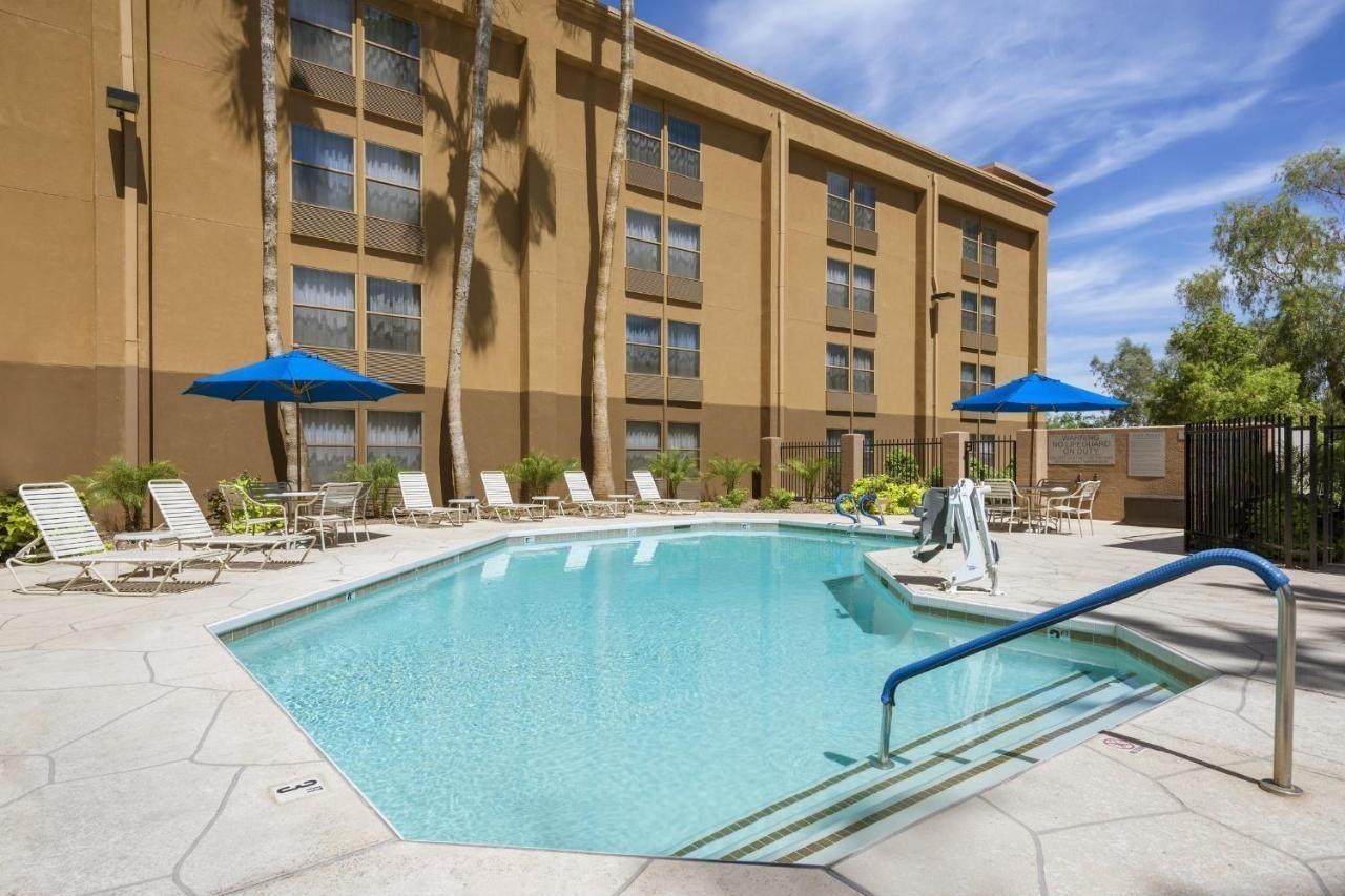 Greentree Inn & Suites Phoenix Sky Harbor Exterior foto