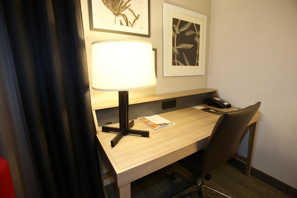 Greentree Inn & Suites Phoenix Sky Harbor Zimmer foto