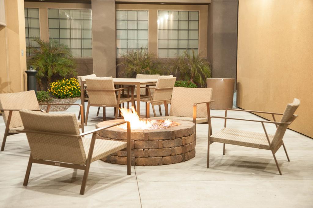 Greentree Inn & Suites Phoenix Sky Harbor Exterior foto
