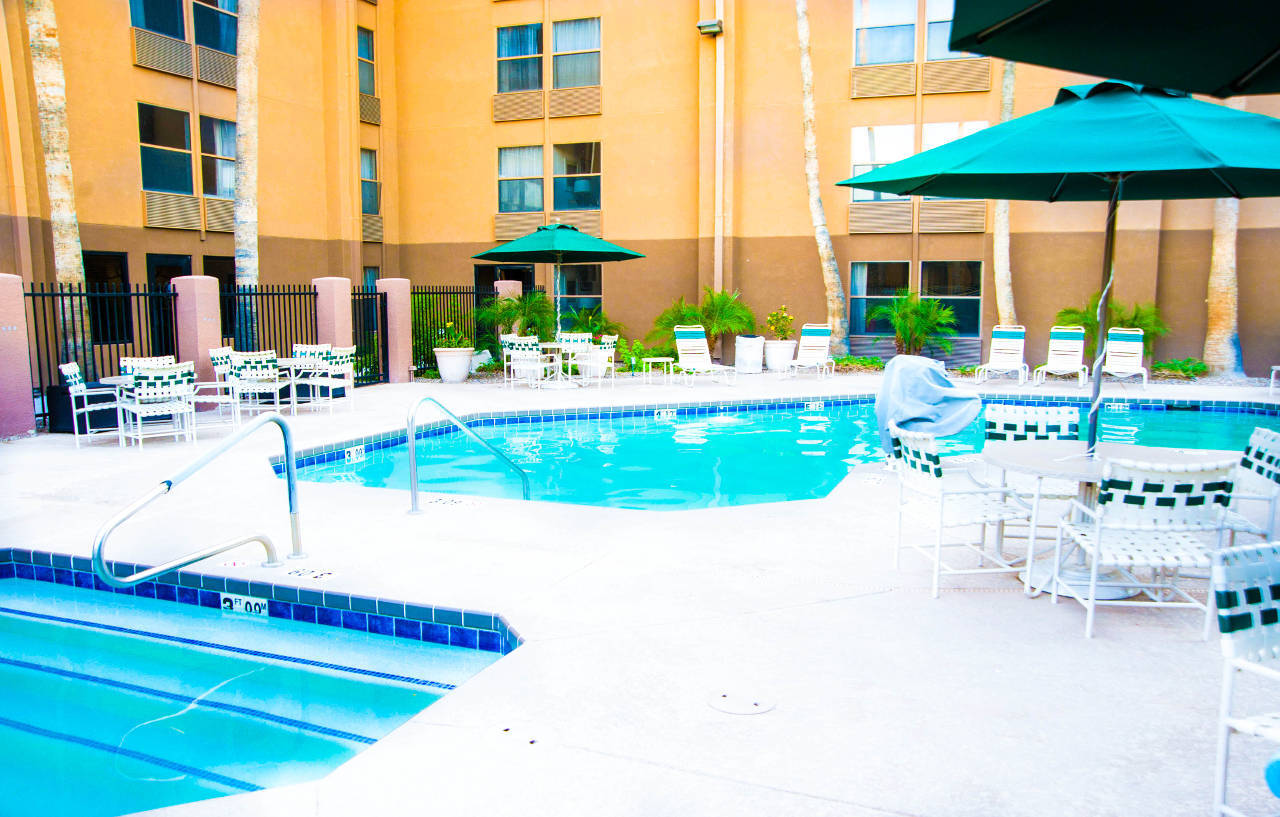 Greentree Inn & Suites Phoenix Sky Harbor Exterior foto